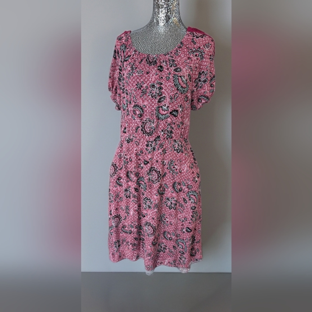Women's Pink & Black Paisley Short Sleeve Dress- Size XL- Stretchy Sleeve/Neck